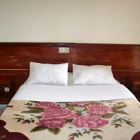 Hotel Le Diplomate Yaoundé Buitenkant foto