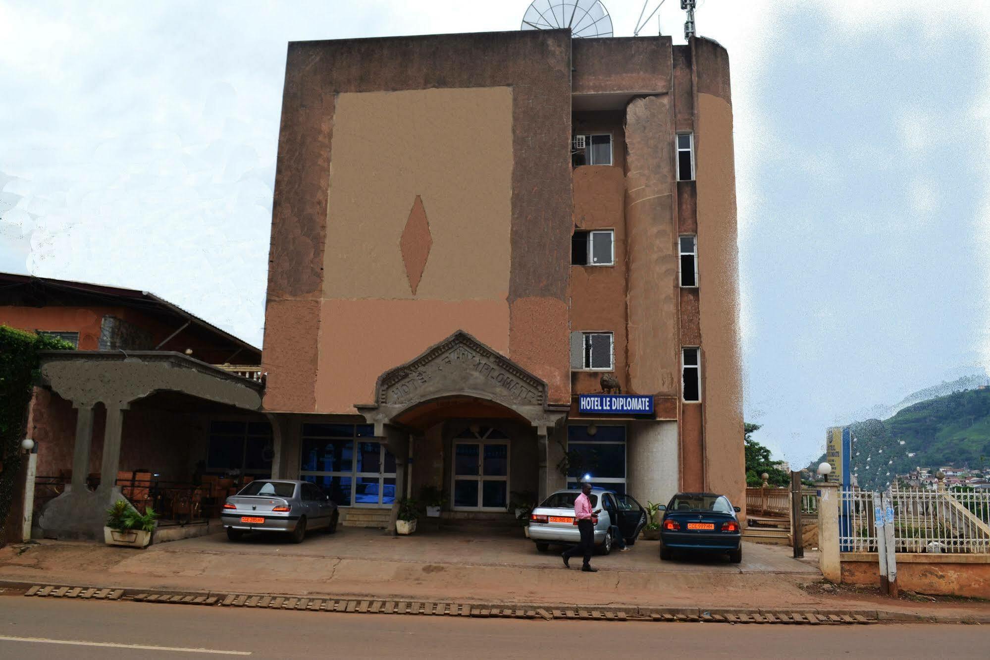 Hotel Le Diplomate Yaoundé Buitenkant foto