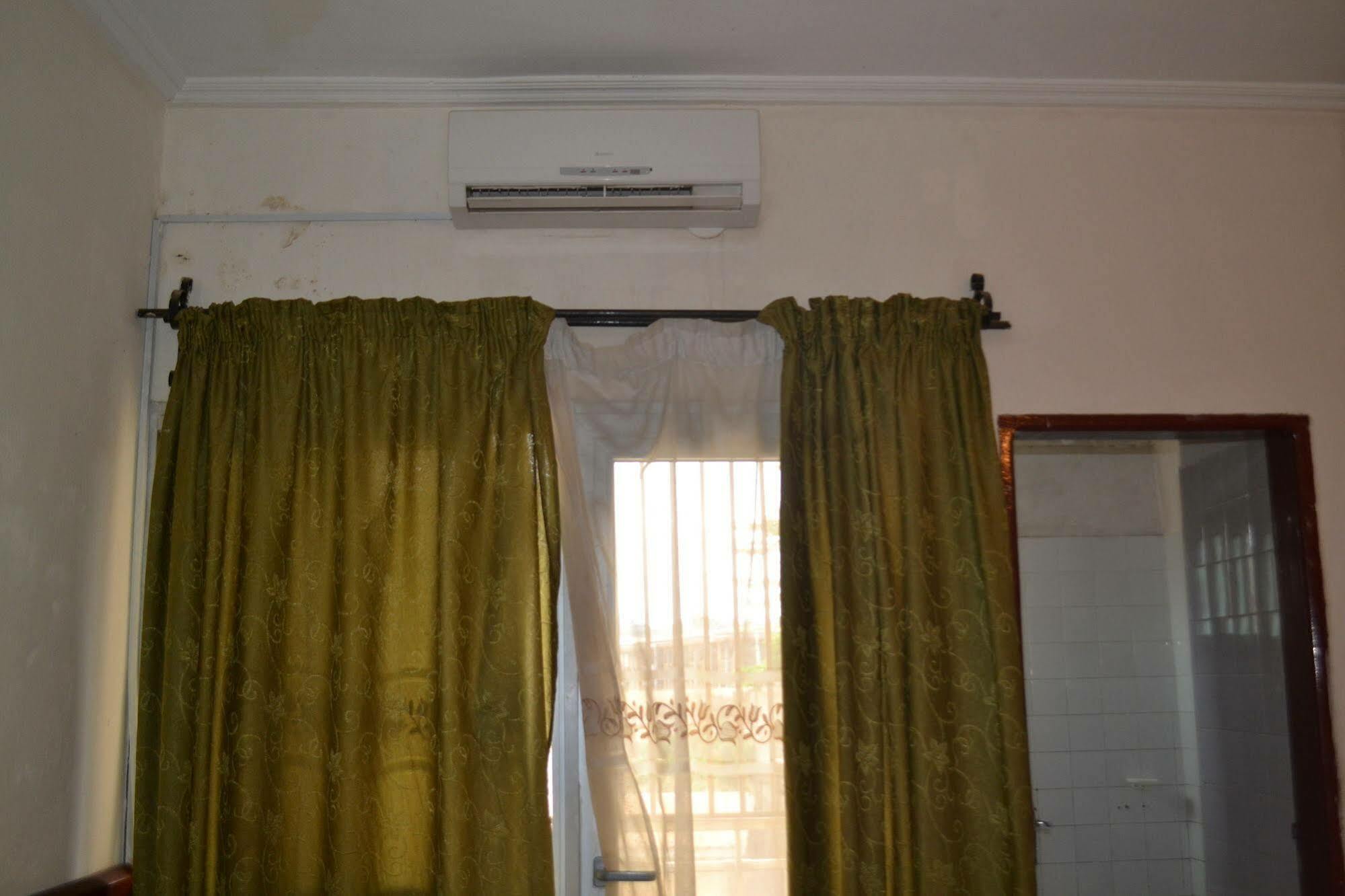 Hotel Le Diplomate Yaoundé Buitenkant foto