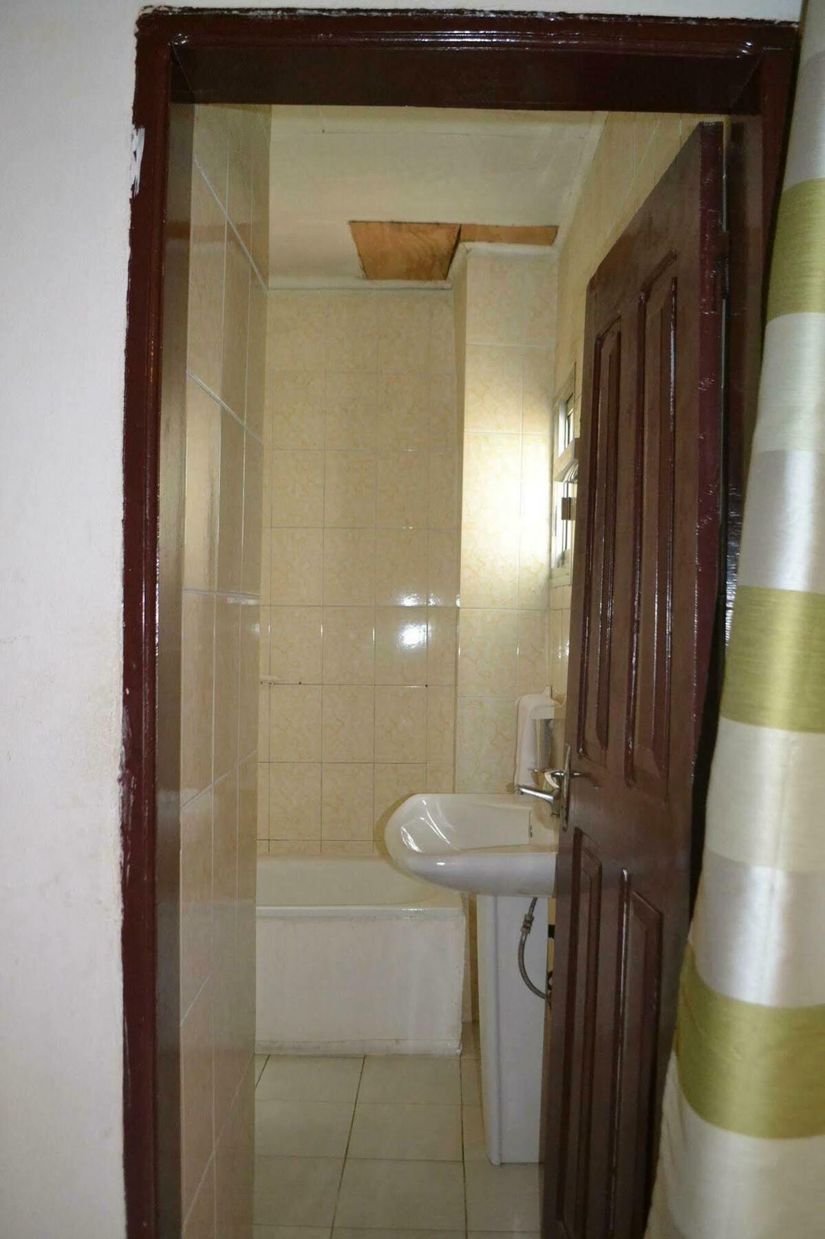 Hotel Le Diplomate Yaoundé Buitenkant foto