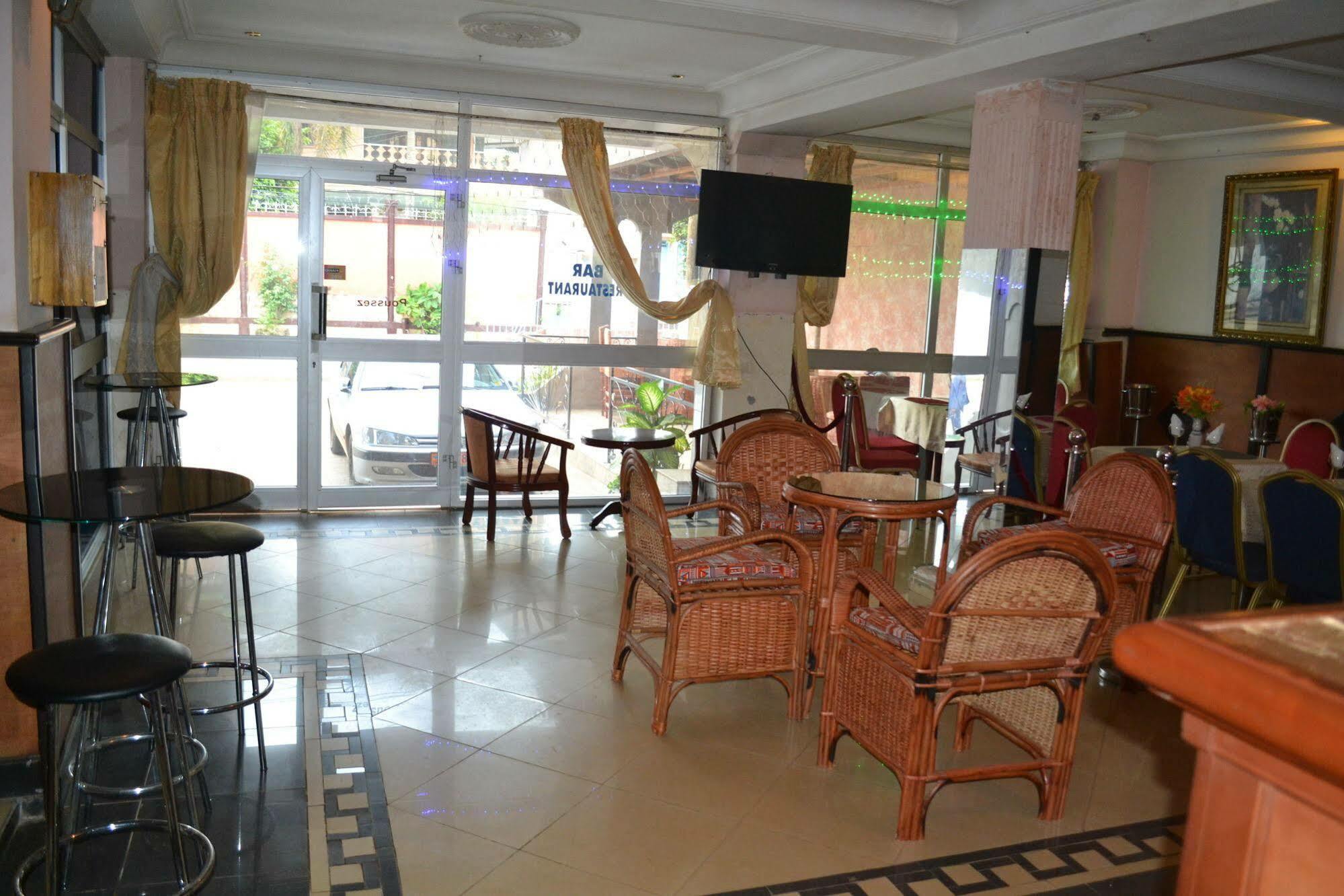 Hotel Le Diplomate Yaoundé Buitenkant foto